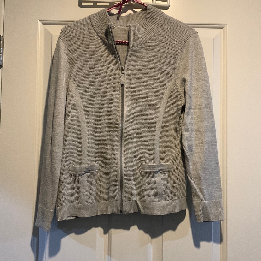 Waffle knit cardigan with zipper closure